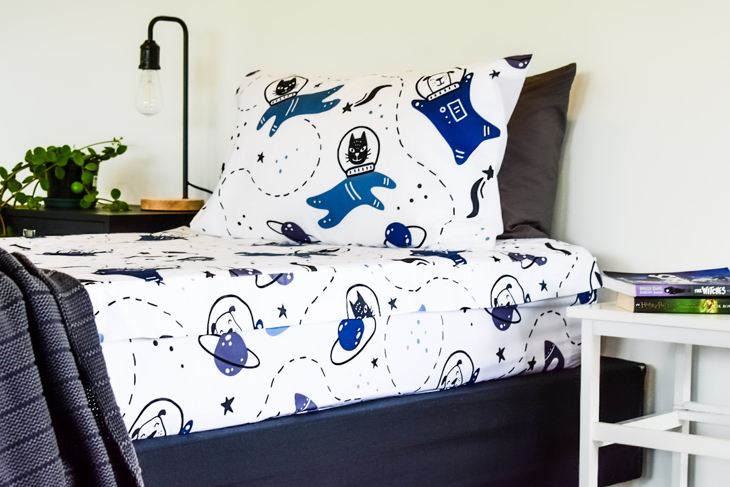Astro Cat Zip up Bedding Set - 10% off at Checkout